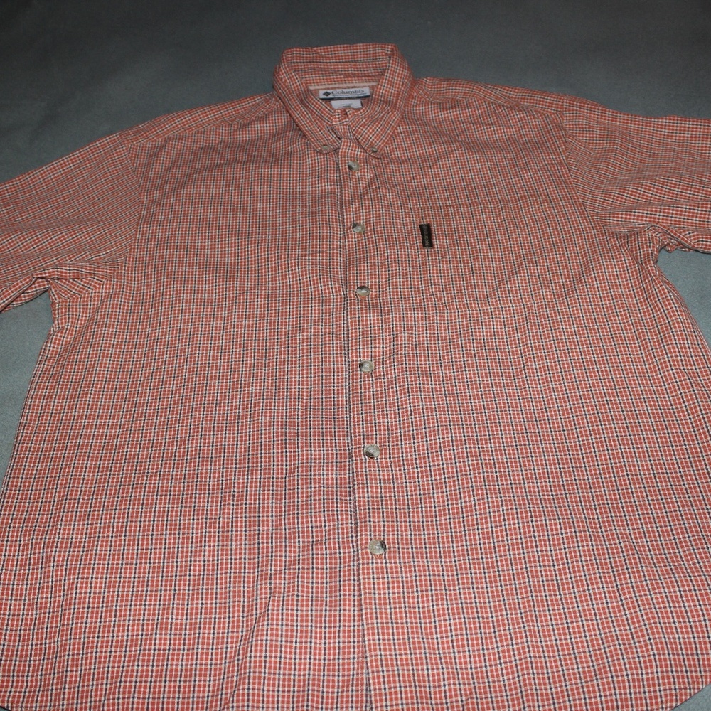 Columbia short sleeve button front shirt EUC
